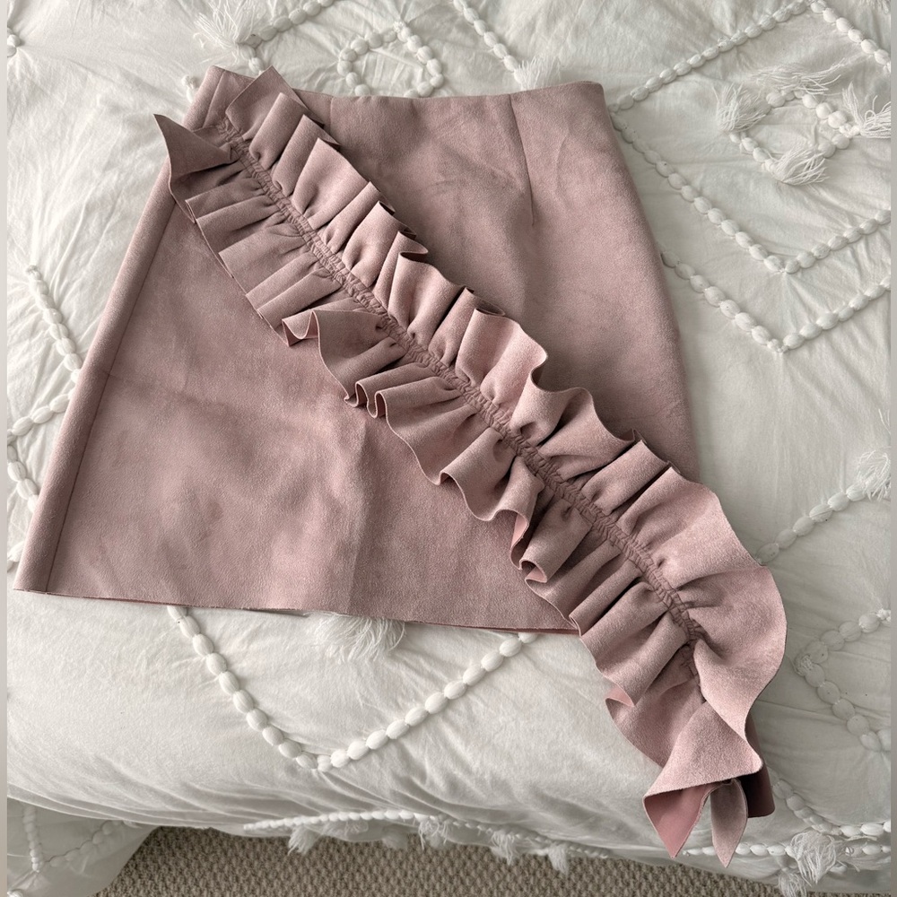Chic Mauve Ruffle Mini Skirt